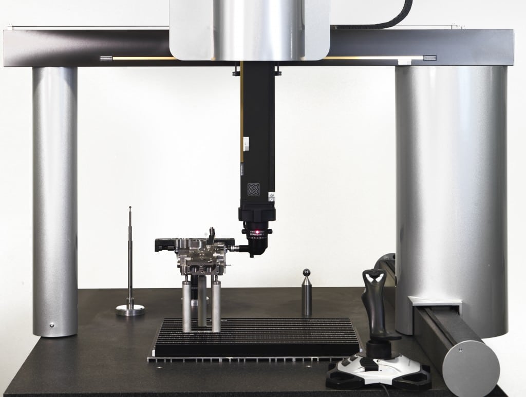 Machine de mesure tridimensionnelle Axiom too CN avec tète de mesure orientable Renishaw ®